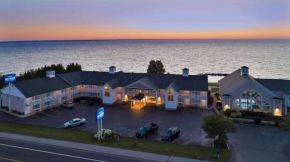 Отель Baymont by Wyndham St. Ignace Lakefront  Сент Иняс